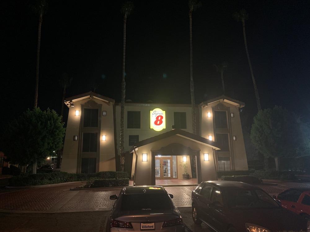 La Quinta Inn & Suites By Wyndham San Bernardino Exteriér fotografie