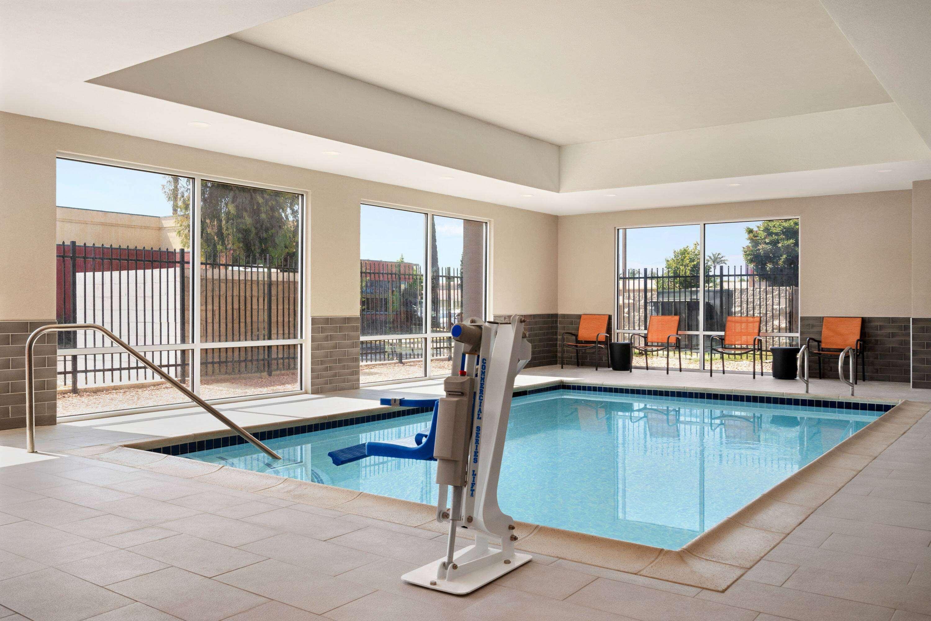 La Quinta Inn & Suites By Wyndham San Bernardino Exteriér fotografie