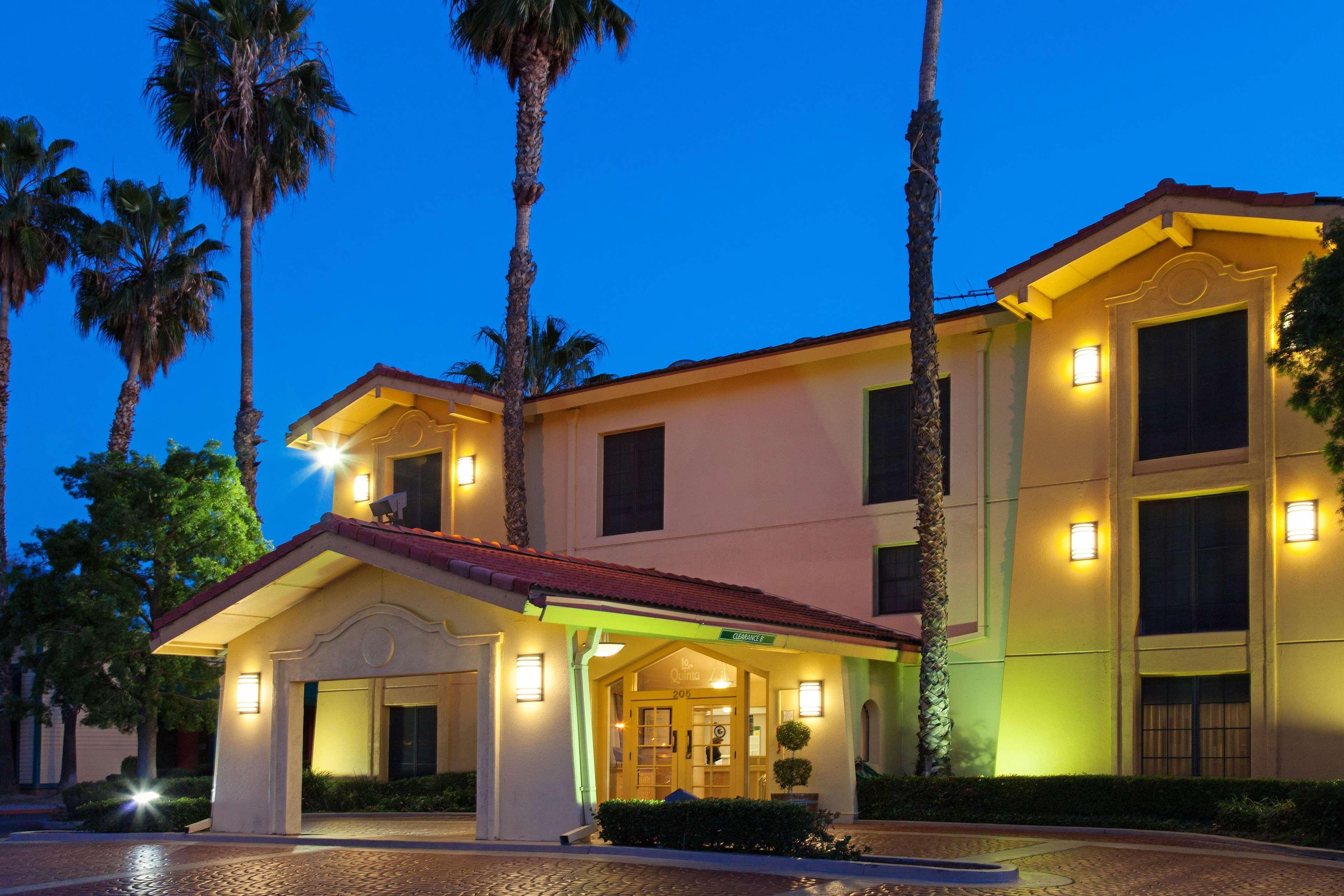 La Quinta Inn & Suites By Wyndham San Bernardino Exteriér fotografie