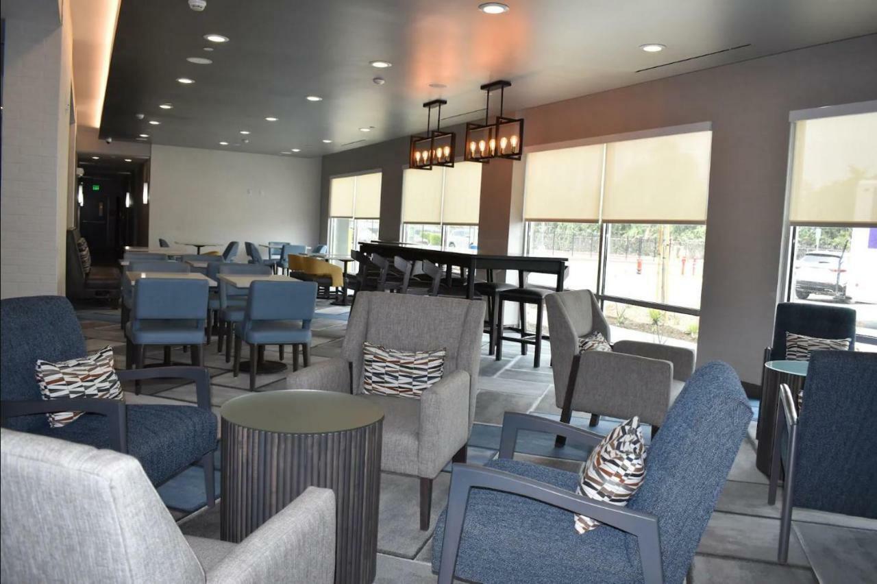 La Quinta Inn & Suites By Wyndham San Bernardino Exteriér fotografie