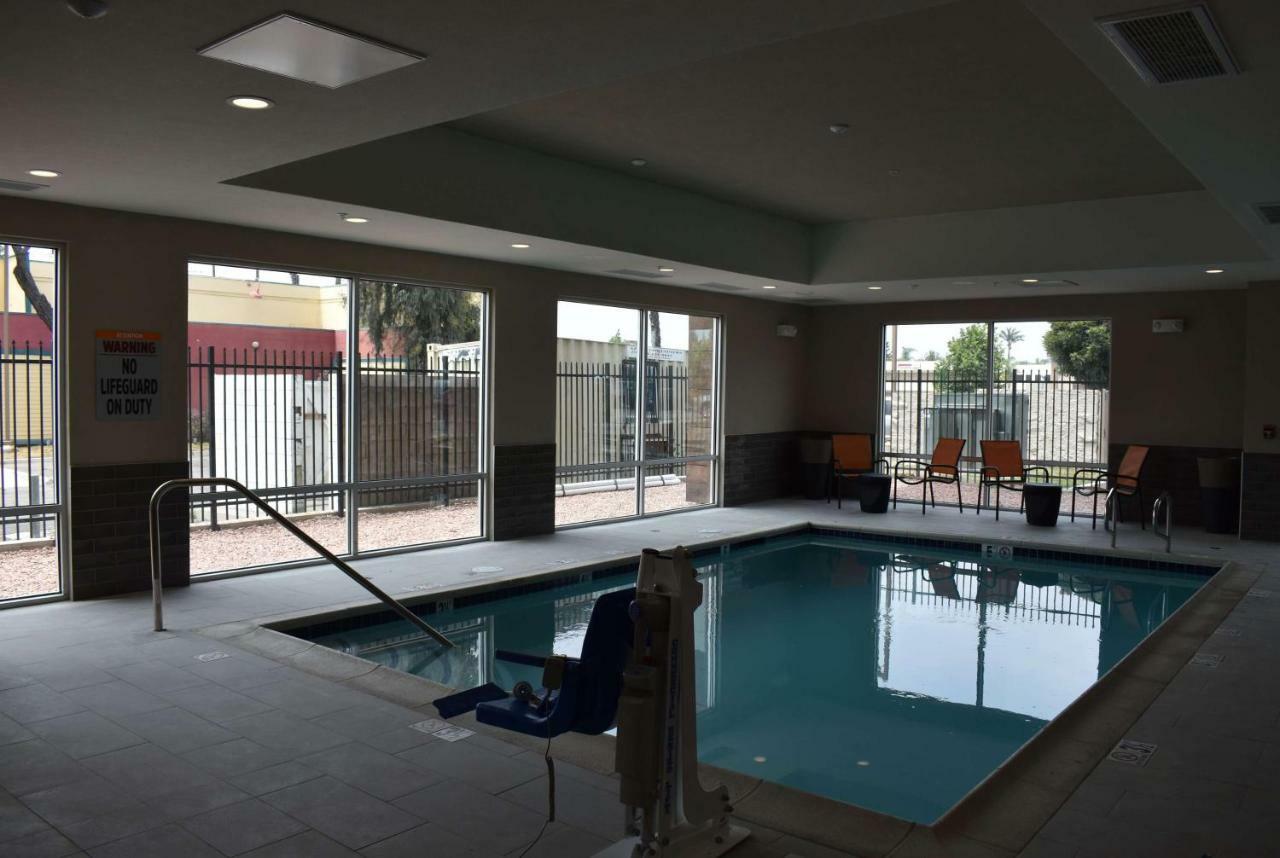 La Quinta Inn & Suites By Wyndham San Bernardino Exteriér fotografie